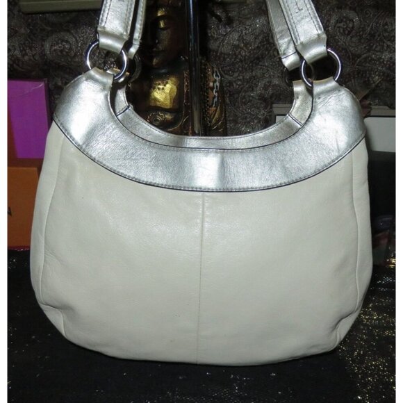 Coach 2012 Lynn Soho Cream Leather with Metallic Silver Trimmed Hobo Handbag - Picture 2 of 12